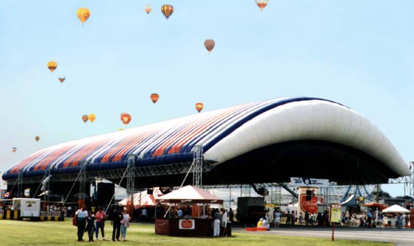 Un techo inflable en el Estadio Olímpico de Montreal en Quebec.