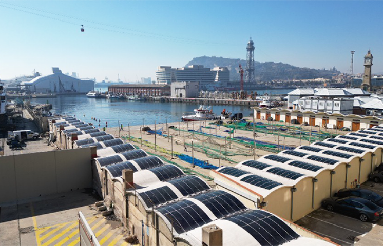 Rolling out flexible and self-adhesive solar films in the port of Barcelona